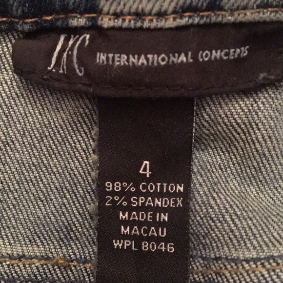 INC. Capri jeans with cuffed bottom. - Picture 3 of 3